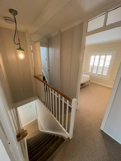 Stylish 3Br Cowes Cottage Close To The Waterfront 외부 사진