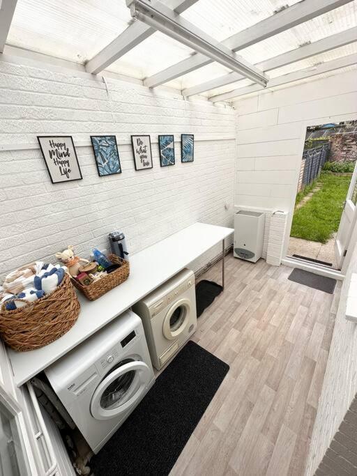 Stylish 3Br Cowes Cottage Close To The Waterfront 외부 사진