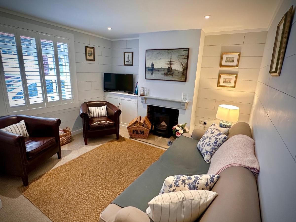 Stylish 3Br Cowes Cottage Close To The Waterfront 외부 사진